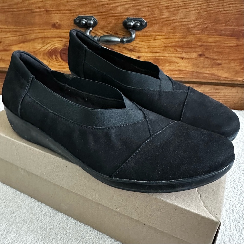 Clarks Everlay Eve Nubuck Flats